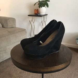 🔹Wet Seal Wedge/Platform Shoe🔹